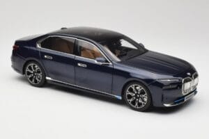 BMW i7 G70 Blue Metallic Minichamps 1:18 110023202 Metāls — attēls 6 no 8
