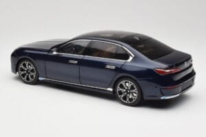 BMW i7 G70 Blue Metallic Minichamps 1:18 110023202 Metāls — attēls 7 no 8