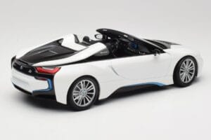 BMW i8 Roadster I15 Balts Metaliks Minichamps 1:18 155027031 Metāls — attēls 2 no 6