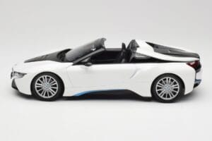BMW i8 Roadster I15 Balts Metaliks Minichamps 1:18 155027031 Metāls — attēls 3 no 6