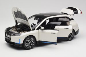 BMW iX Alpine White Minichamps 1:18 110023102 Metāls — attēls 2 no 8