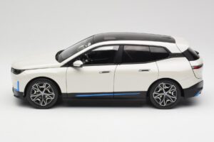 BMW iX Alpine White Minichamps 1:18 110023102 Metāls — attēls 4 no 8