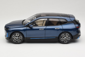 BMW iX Blue Metallic Minichamps 1:18 110023100 Metāls — attēls 4 no 8