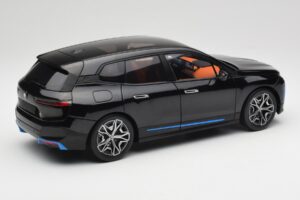 BMW iX Sapphire Black Minichamps 1:18 110023101 Metāls — attēls 3 no 8