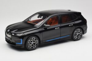 BMW iX Sapphire Black Minichamps 1:18 110023101 Metāls