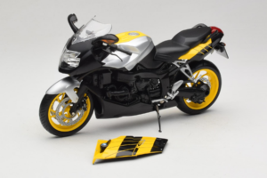 BMW K1200S Dzeltens Melns Minichamps 1:10 80430309224 Metāls — attēls 2 no 8