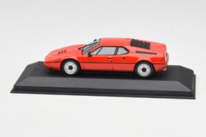 BMW M1 Sarkans Minichamps 1:43 430025022 Metāls