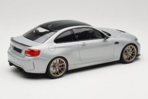 BMW M2 CS F87 Sudrabs ar zeltainiem diskiem Minichamps 1:18 155021028 Metāls — attēls 2 no 6
