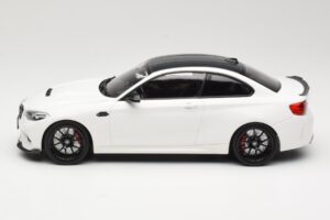 BMW M2 CS F87 Balts ar melniem diskiem Minichamps 1:18 155021025 Metāls — attēls 3 no 6