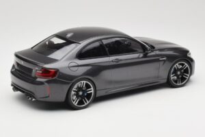 BMW M2 F87 Grey Metallic Minichamps 1:18 155026102 Metāls — attēls 2 no 6