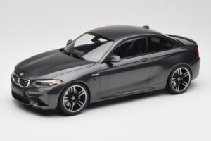 BMW M2 F87 Grey Metallic Minichamps 1:18 155026102 Metāls