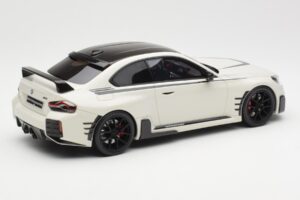 BMW M2 G87 M Performance Balts GT Spirit 1:18 GT476 Sveķi — attēls 2 no 6