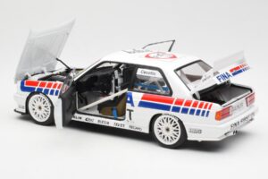 BMW M3 E30 #7 Fina J. Cecotto DTM 1992 AUTOart 1:18 89246 Metāls — attēls 4 no 7