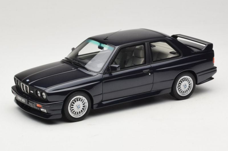 BMW M3 E30 Europameister Macau Blue Otto 1:18 OT1216 Metāls
