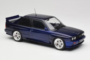 BMW M3 E30 Macau Blue IXO 1:18 18CMC122 Metāls — attēls 4 no 6