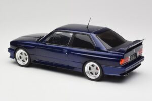BMW M3 E30 Macau Blue IXO 1:18 18CMC122 Metāls — attēls 5 no 6