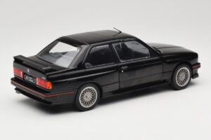 BMW M3 E30 Sport Evo Melns Solido 1:18 S1801501 Metāls — attēls 3 no 8