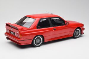 BMW M3 E30 Sport Evolution Sarkans Otto 1:12 G033 Sveķi — attēls 2 no 6