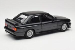 BMW M3 E30 Black Metallic Minichamps 1:18 180020306 Metāls — attēls 3 no 8