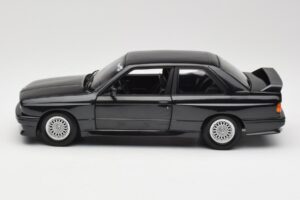 BMW M3 E30 Black Metallic Minichamps 1:18 180020306 Metāls — attēls 4 no 8