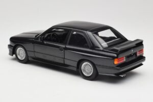 BMW M3 E30 Black Metallic Minichamps 1:18 180020306 Metāls — attēls 7 no 8