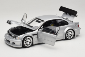 BMW M3 E46 GTR Street Sudrabs Minichamps 1:18 100012100 Metāls — attēls 2 no 8