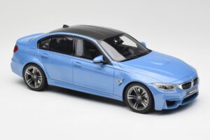 BMW M3 F80 Yas Marina Zils GT Spirit 1:18 GT055 Sveķi — attēls 4 no 6