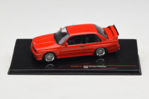 BMW M3 E30 Sport Evolution Sarkans IXO 1:43 CLC583N Metāls