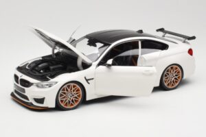 BMW M4 F82 GTS Alpine White Minichamps 1:18 110025221 Metāls — attēls 2 no 8