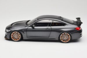 BMW M4 F82 GTS Mineral Grey Metallic Minichamps 1:18 110025222 Metāls — attēls 4 no 8