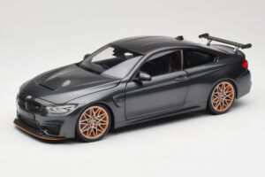 BMW M4 F82 GTS Mineral Grey Metallic Minichamps 1:18 110025222 Metāls