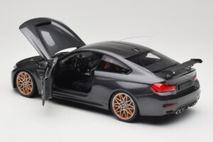 BMW M4 F82 GTS Mineral Grey Metallic Minichamps 1:18 110025222 Metāls — attēls 5 no 8