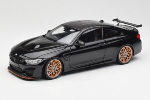 BMW M4 F82 GTS Sapphire Black Metallic Minichamps 1:18 110025220 Metāls