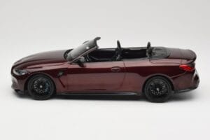 BMW M4 G83 Kabriolets Sarkans Metaliks Minichamps 1:18 155021032 Metāls — attēls 3 no 6