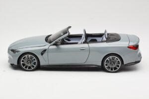 BMW M4 G83 Kabriolets Grey Metallic Minichamps 1:18 110021032 Metāls — attēls 4 no 8