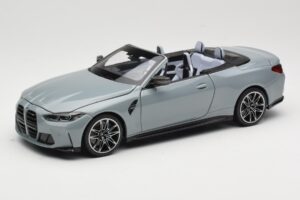 BMW M4 G83 Kabriolets Grey Metallic Minichamps 1:18 110021032 Metāls