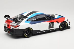 BMW M4 G82 GT4 #1 Presentation 2022 Otto 1:18 OT1228 Sveķi — attēls 2 no 6