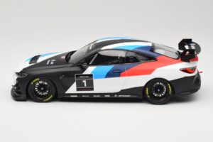 BMW M4 G82 GT4 #1 Presentation 2022 Otto 1:18 OT1228 Sveķi — attēls 3 no 6