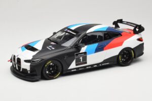 BMW M4 G82 GT4 #1 Presentation 2022 Otto 1:18 OT1228 Sveķi