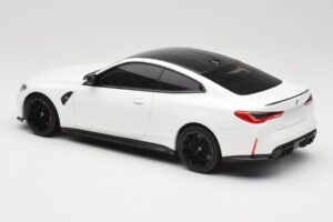 BMW M4 G82 Balts Minichamps 1:18 155020122 Metāls — attēls 5 no 6
