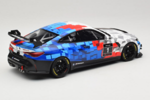 BMW M4 GT4 #1 Presentation 2024 Otto 1:18 OT1125 Sveķi — attēls 2 no 6