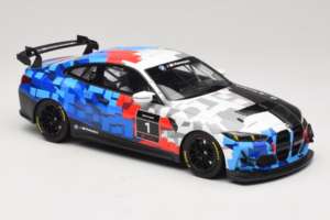 BMW M4 GT4 #1 Presentation 2024 Otto 1:18 OT1125 Sveķi — attēls 4 no 6