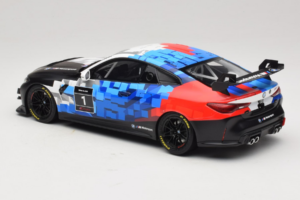 BMW M4 GT4 #1 Presentation 2024 Otto 1:18 OT1125 Sveķi — attēls 5 no 6