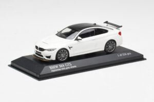BMW M4 GTS F82 Balts Ar Pelēkiem Diskiem Minichamps 1:43 410025221 Metāls — attēls 2 no 4