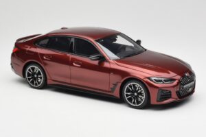 BMW M440i G26 Gran Coupe Aventurine Sarkans Otto 1:18 OT1075 Sveķi — attēls 4 no 6