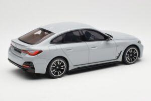 BMW M440i G26 Gran Coupe Brooklyn Pelēks Metaliks Otto 1:18 OT454 Sveķi — attēls 2 no 6