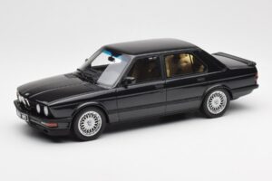 BMW M5 E28 Diamond Melns Otto 1:18 OT184 Sveķi