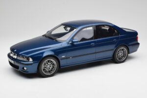 BMW M5 E39 Avus Zils Otto 1:12 G073 Sveķi