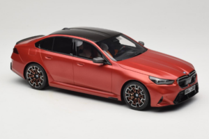 BMW M5 G90 Beach Orange GT Spirit 1:18 GT966 Sveķi — attēls 4 no 6