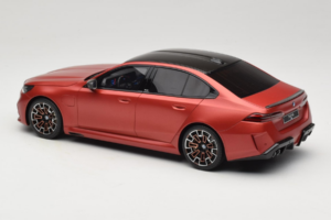 BMW M5 G90 Beach Orange GT Spirit 1:18 GT966 Sveķi — attēls 5 no 6